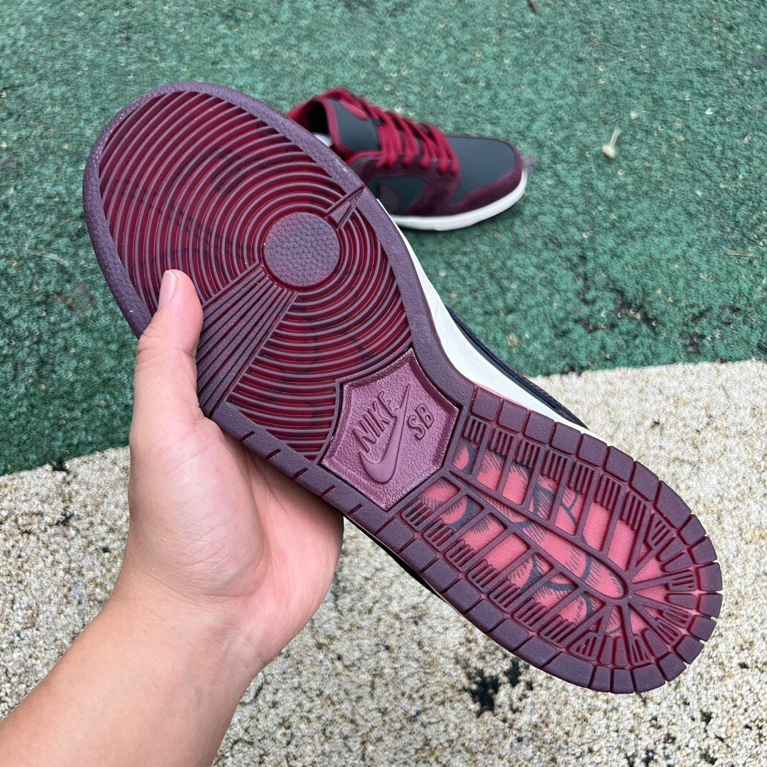 Dunk low Riot Skateshop