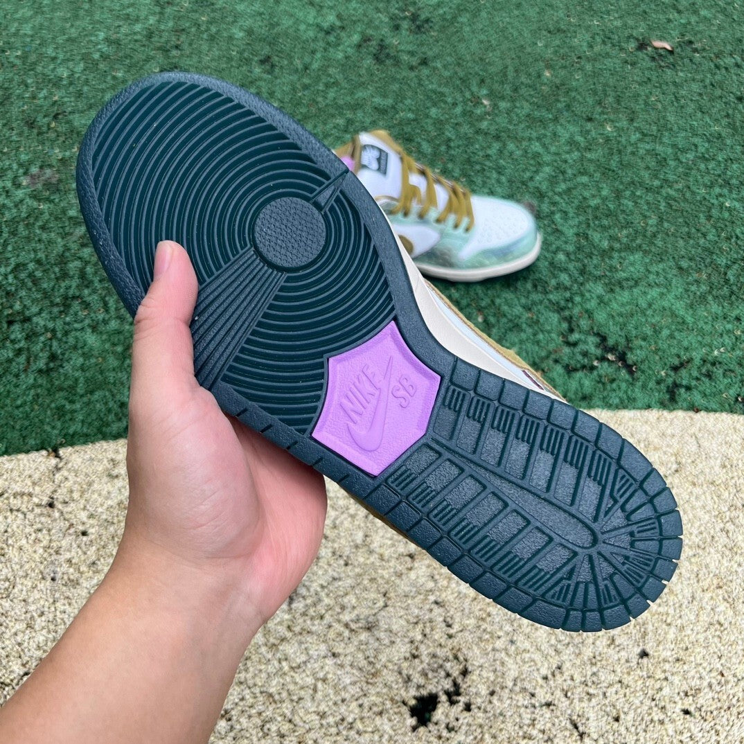 Dunk low X Alexis Sablone