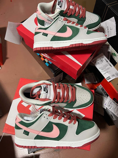 Dunk low Se "All Petals United"