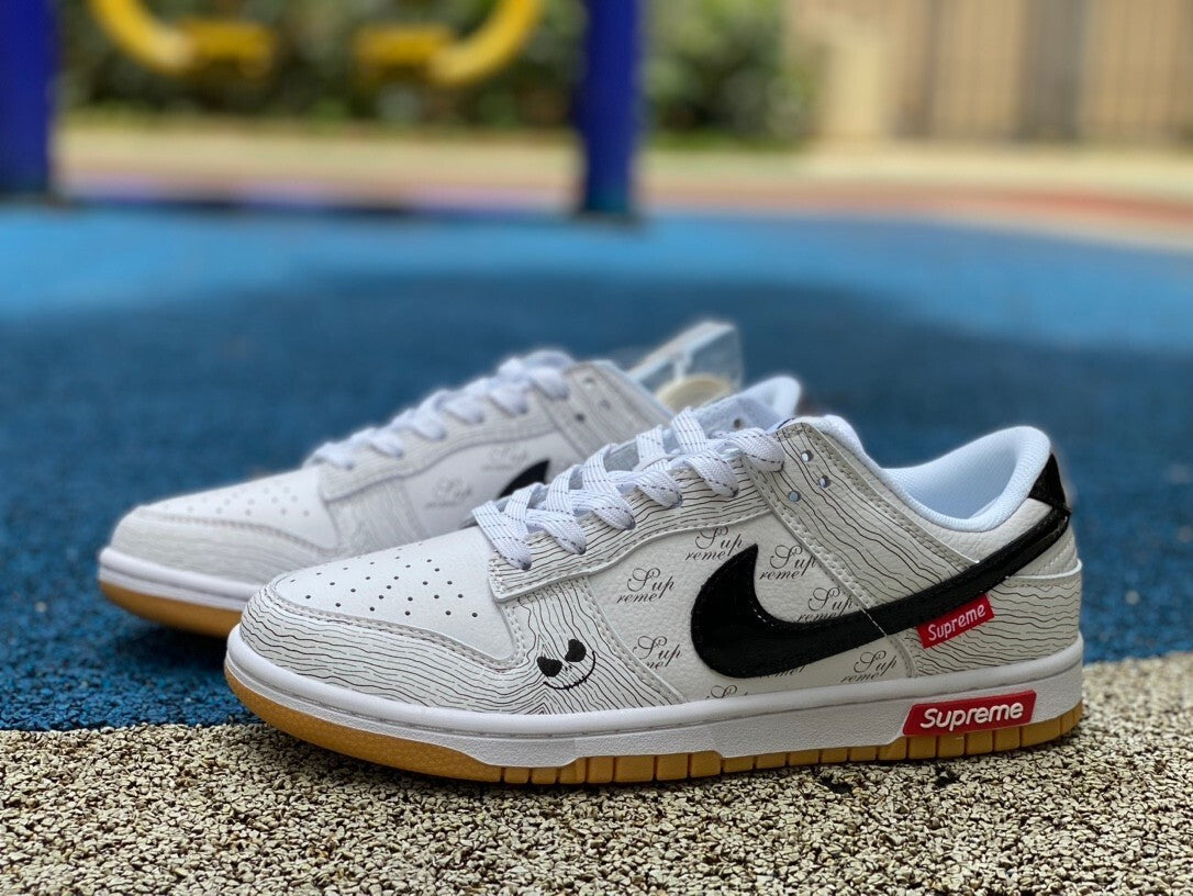 Dunk low X Suprême