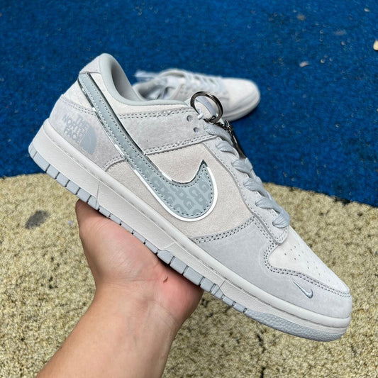Dunk low X The North Face