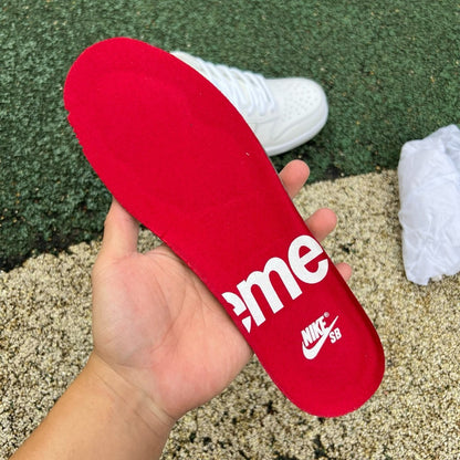 Dunk low X Suprême 94