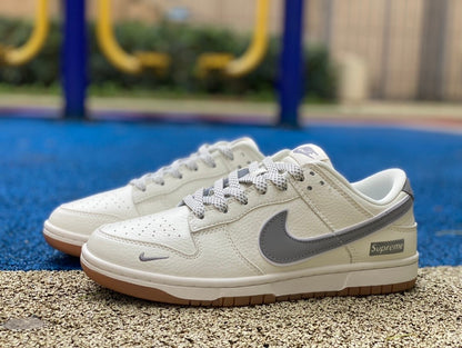 Dunk low X Suprême