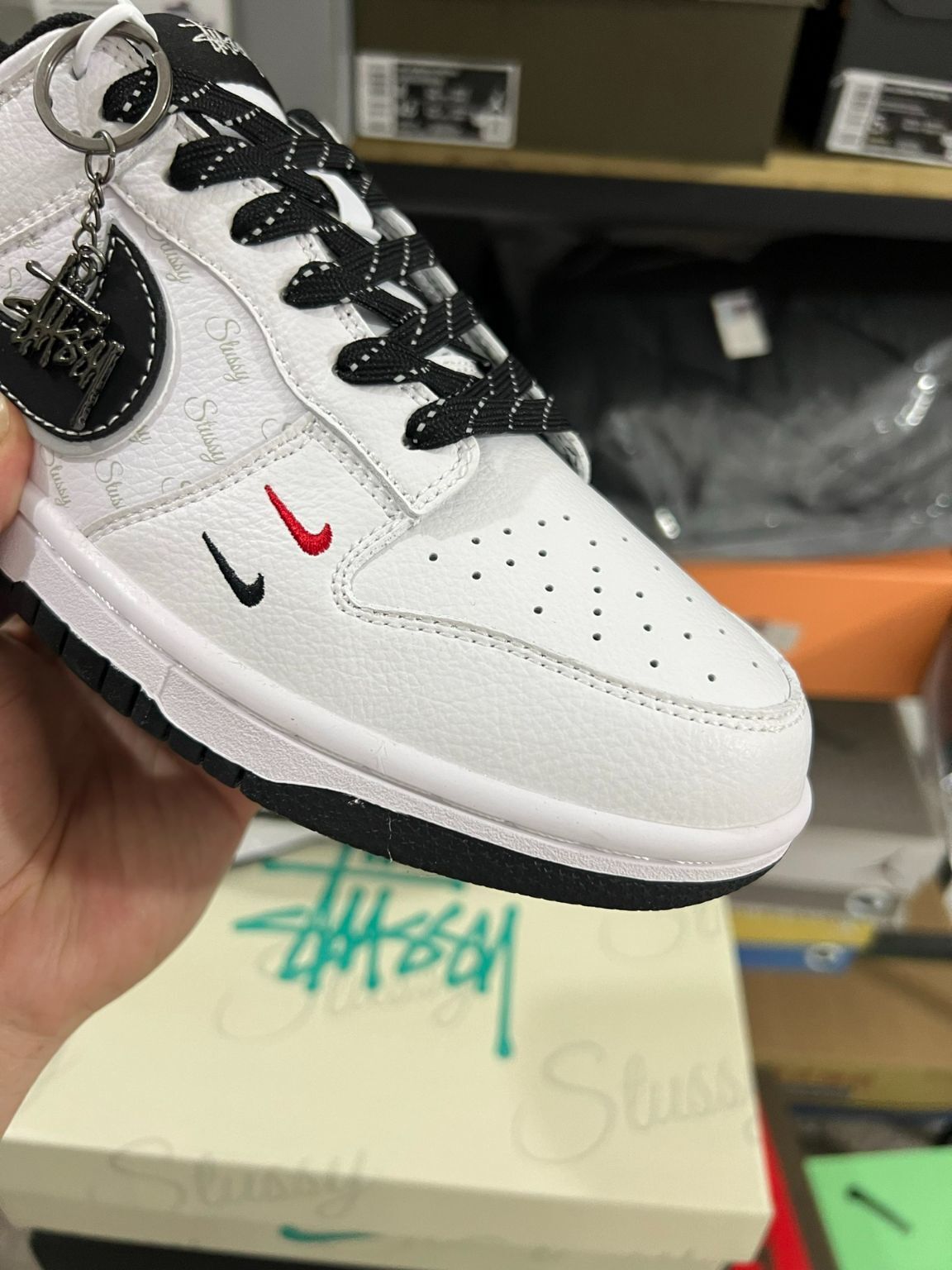 Dunk low X Stussy
