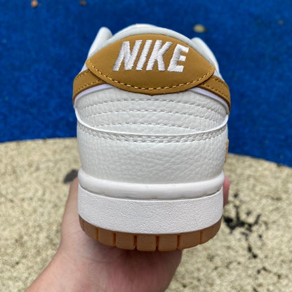Dunk low X Suprême