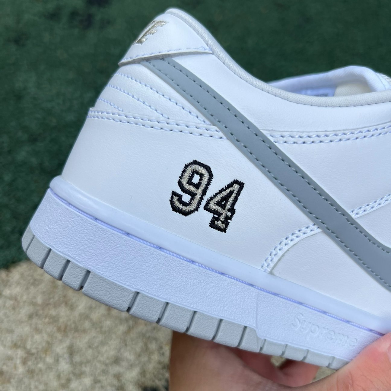 Dunk low X Suprême 94