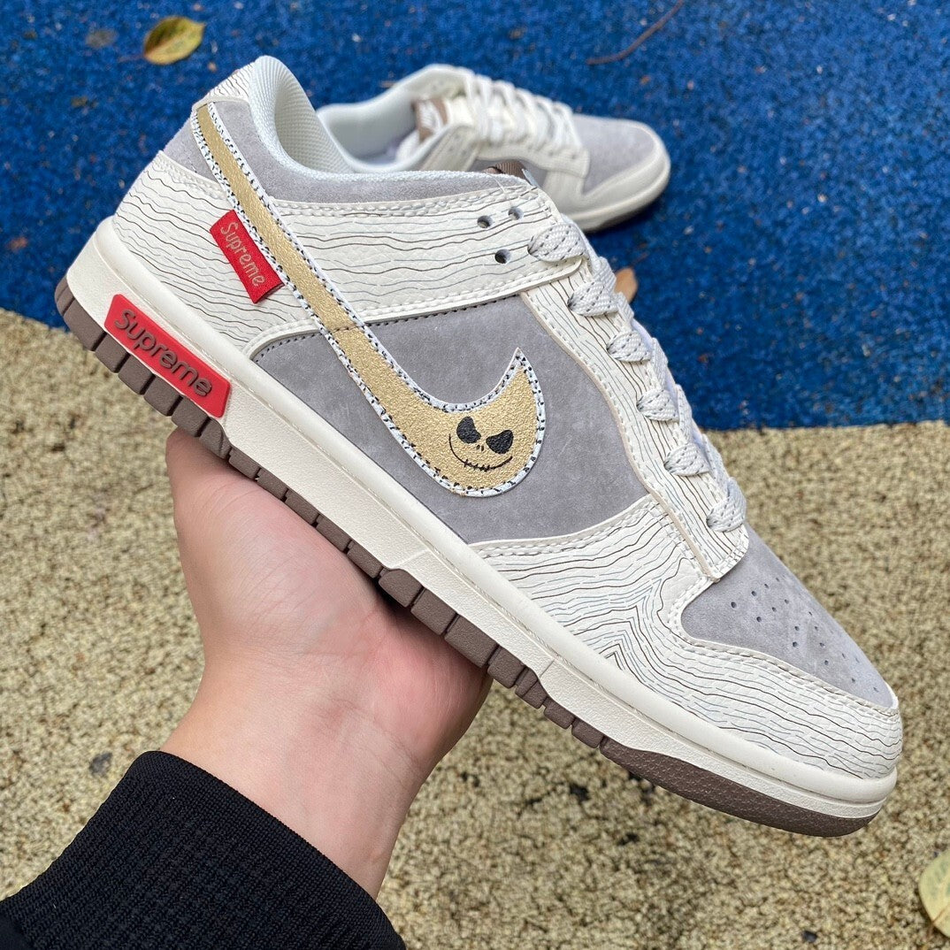 Dunk low X Suprême Beige
