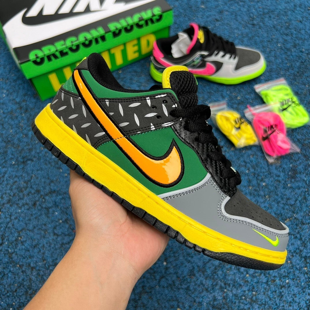 Dunk low X Doaf "What The Duck"