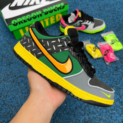 Dunk low X Doaf "What The Duck"