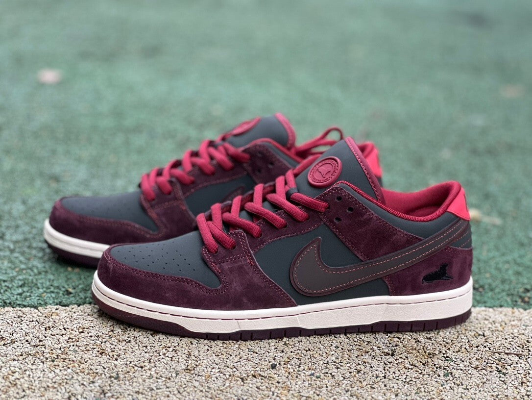 Dunk low Riot Skateshop