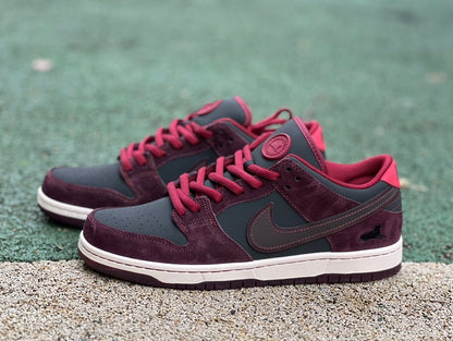 Dunk low Riot Skateshop
