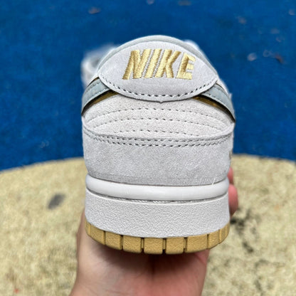 Dunk low X The North Face