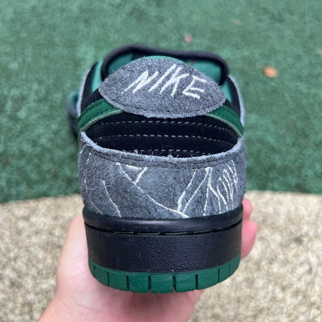 Dunk low SB There Skateboards