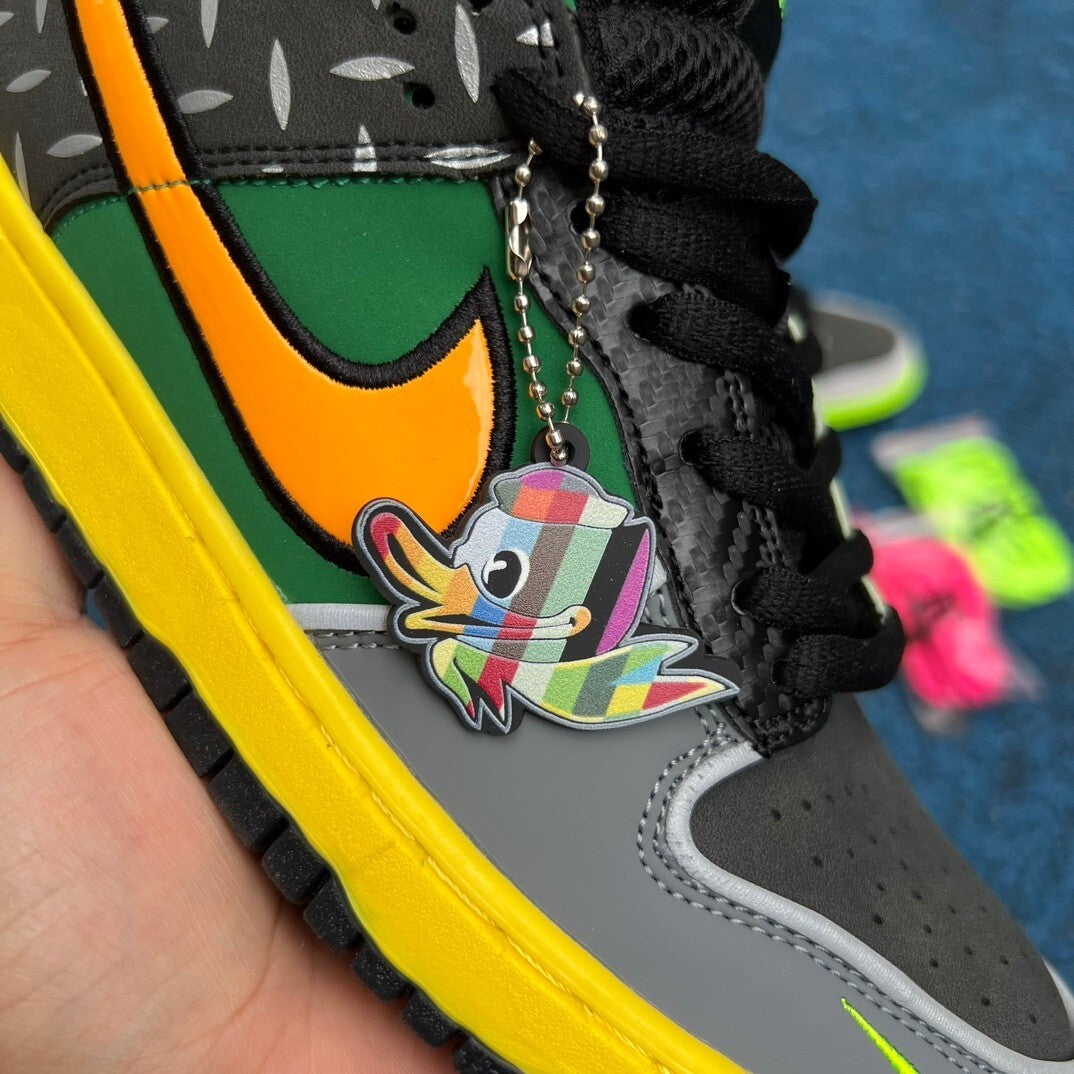 Dunk low X Doaf "What The Duck"