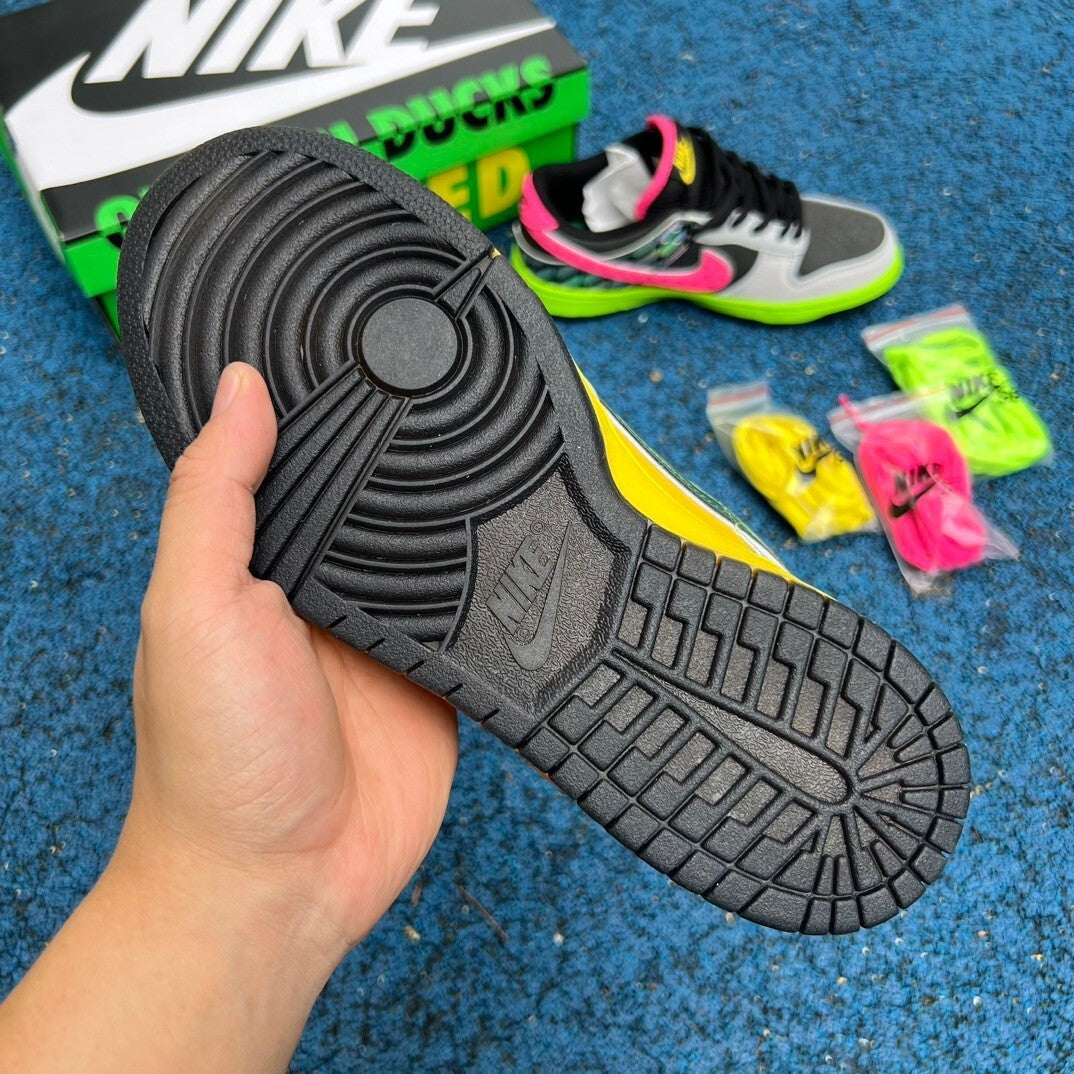 Dunk low X Doaf "What The Duck"