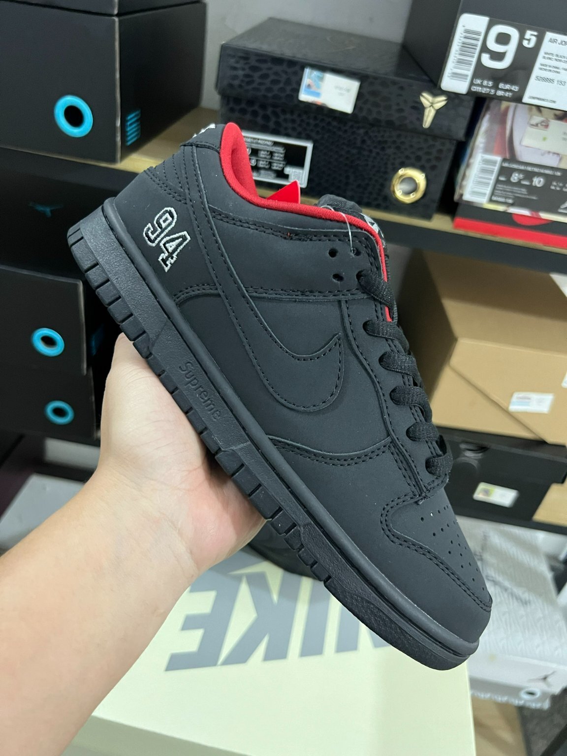 Dunk low X Suprême 94
