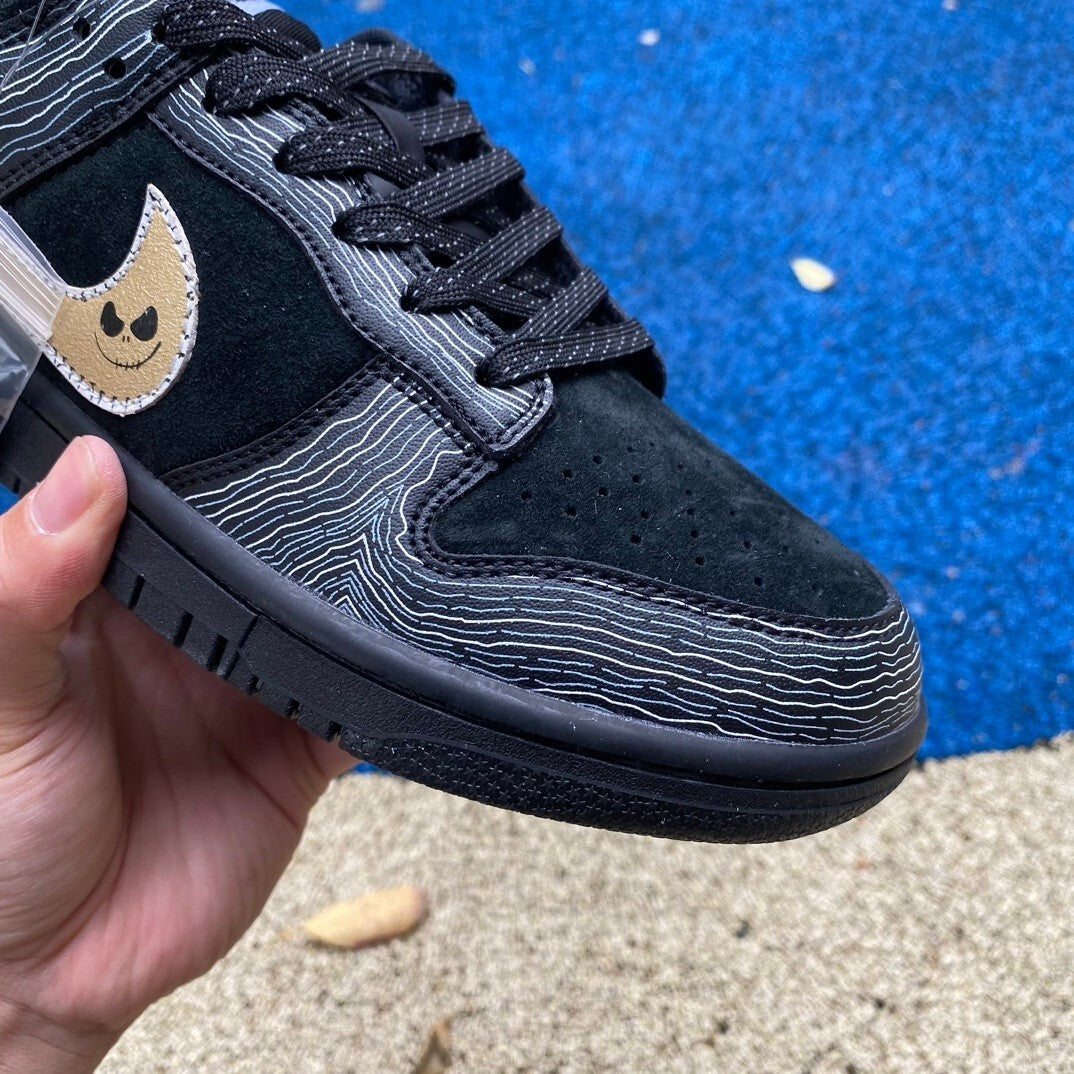 Dunk low X Suprême Zebra