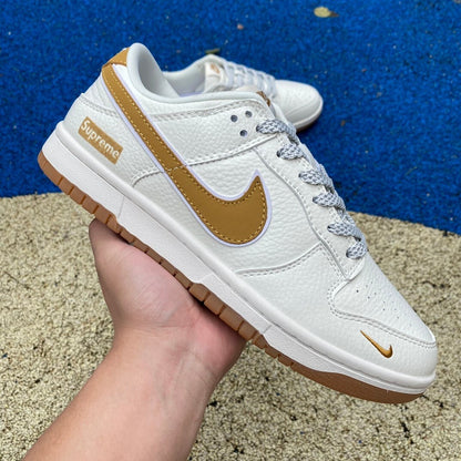 Dunk low X Suprême