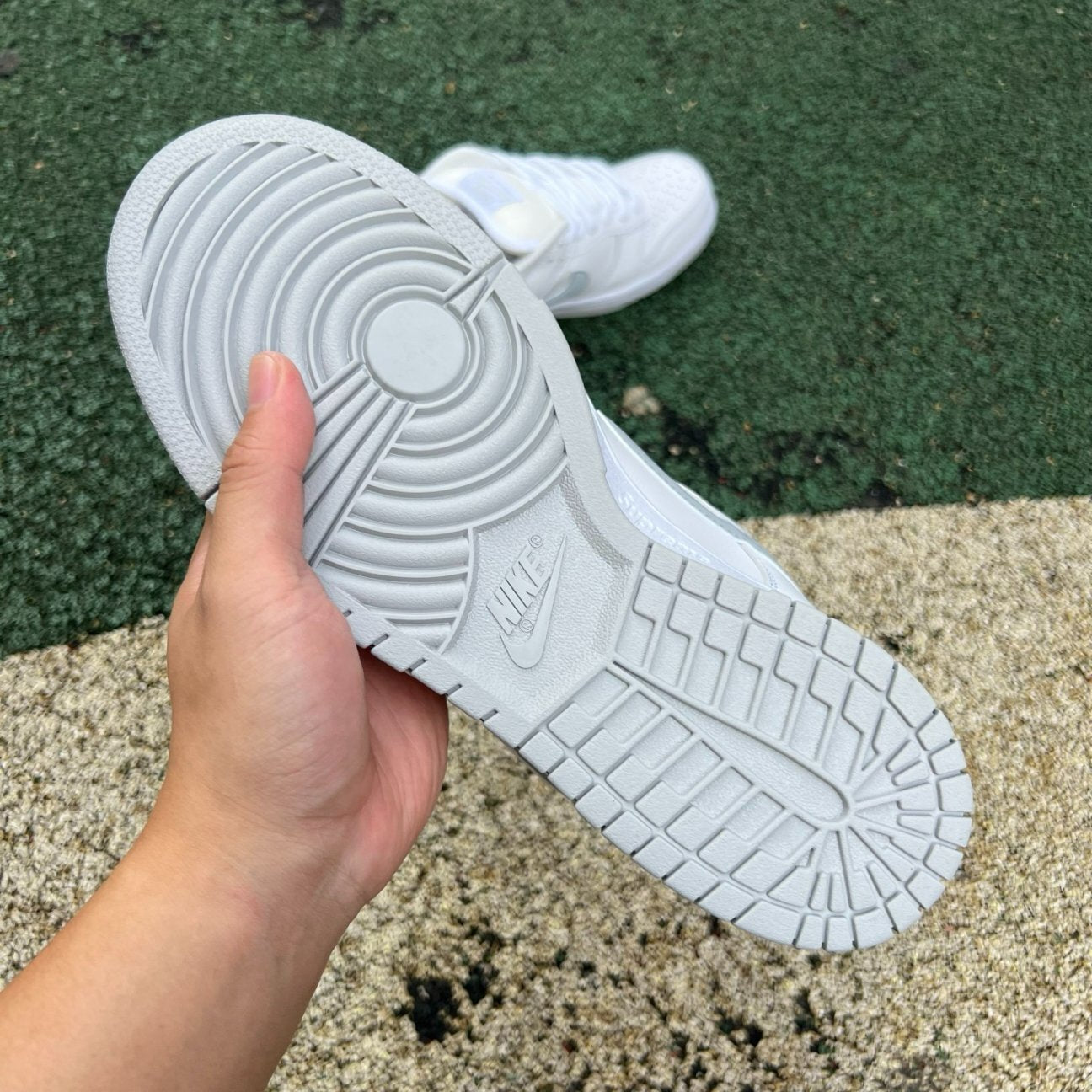 Dunk low X Suprême 94