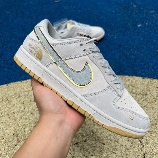 Dunk low X The North Face