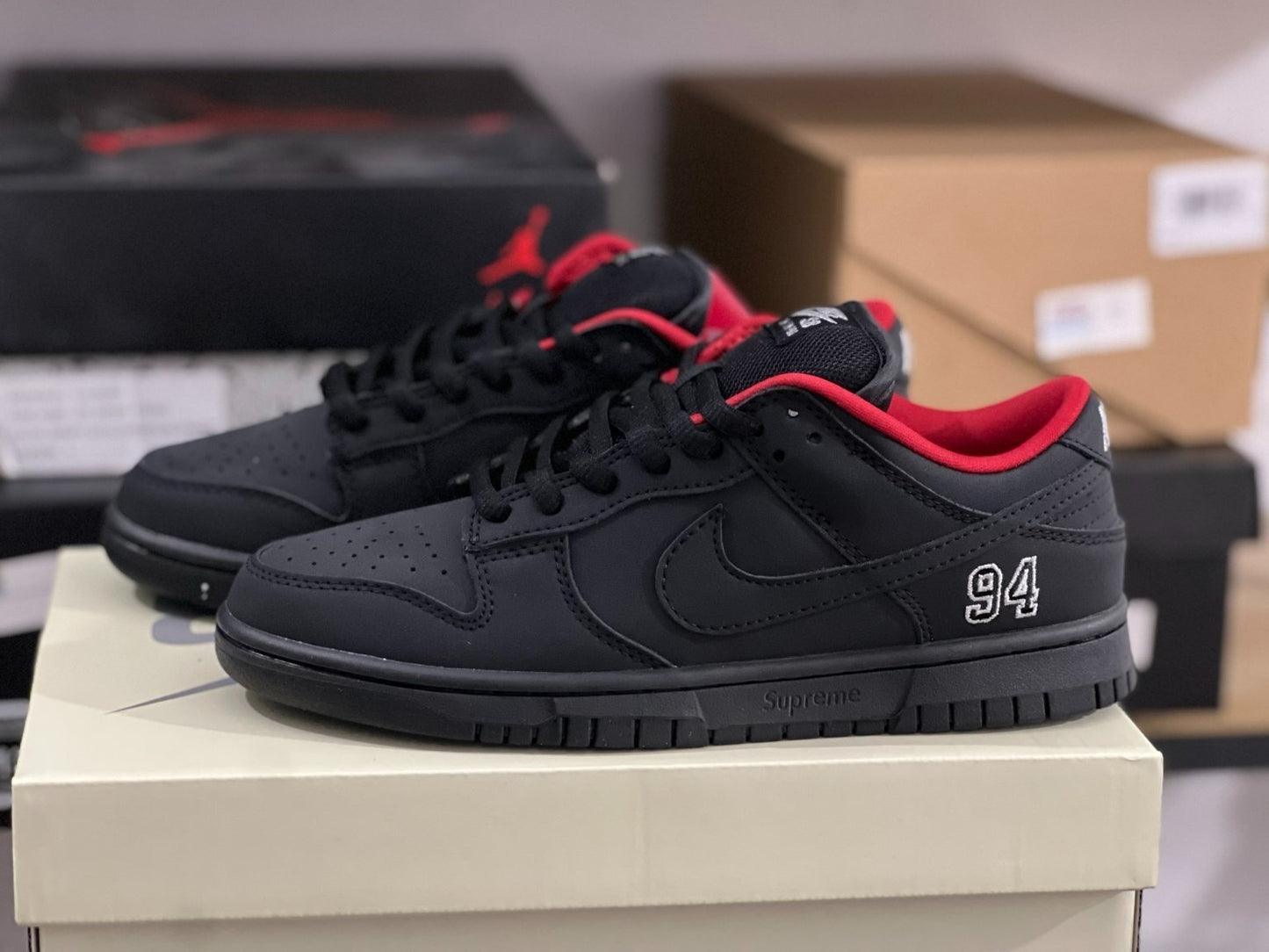 Dunk low X Suprême 94