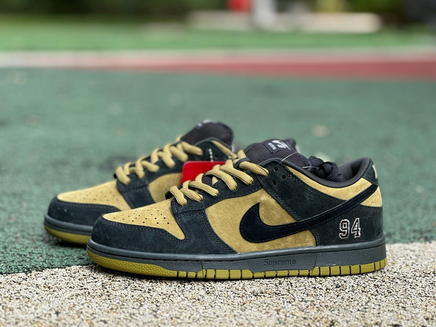 Dunk low X Suprême 94