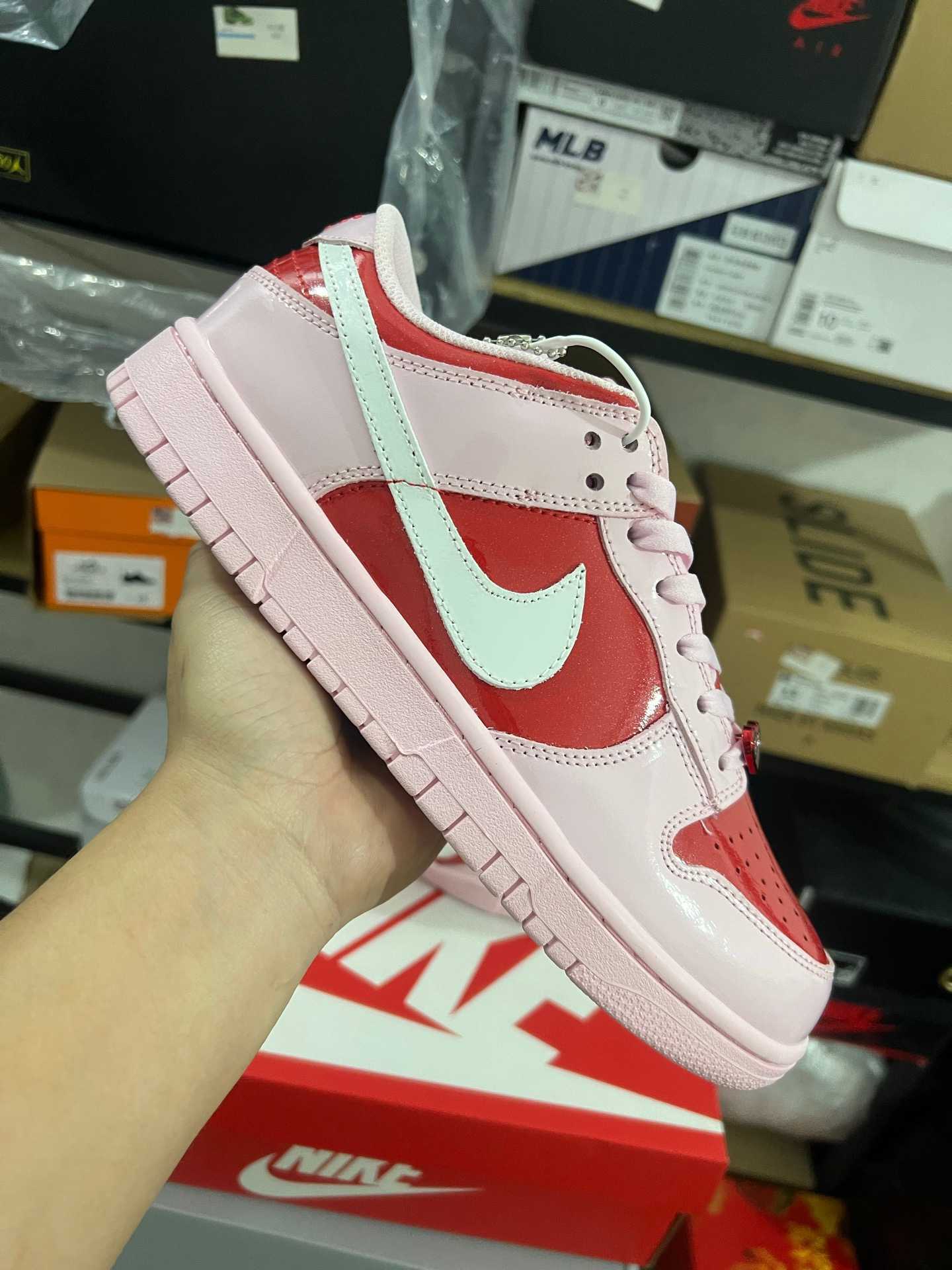 Dunk Low Valentine's Day