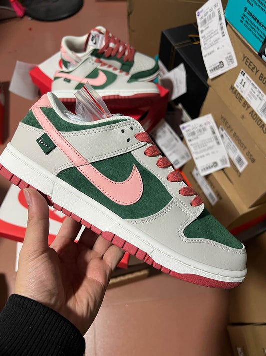 Dunk low Se "All Petals United"