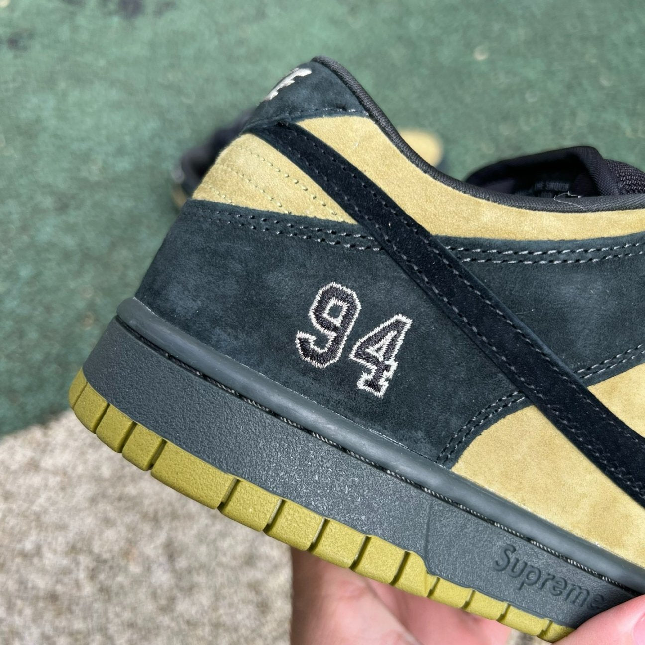 Dunk low X Suprême 94